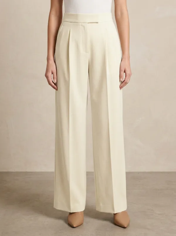 Everyday Look Pleated Wide-Leg Trousers