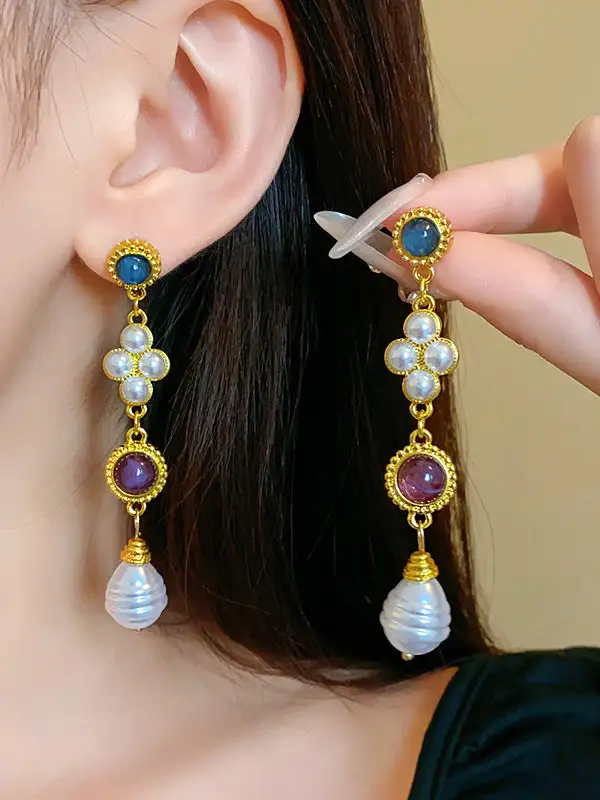 Timeless Vintage-Inspired Drop Earrings