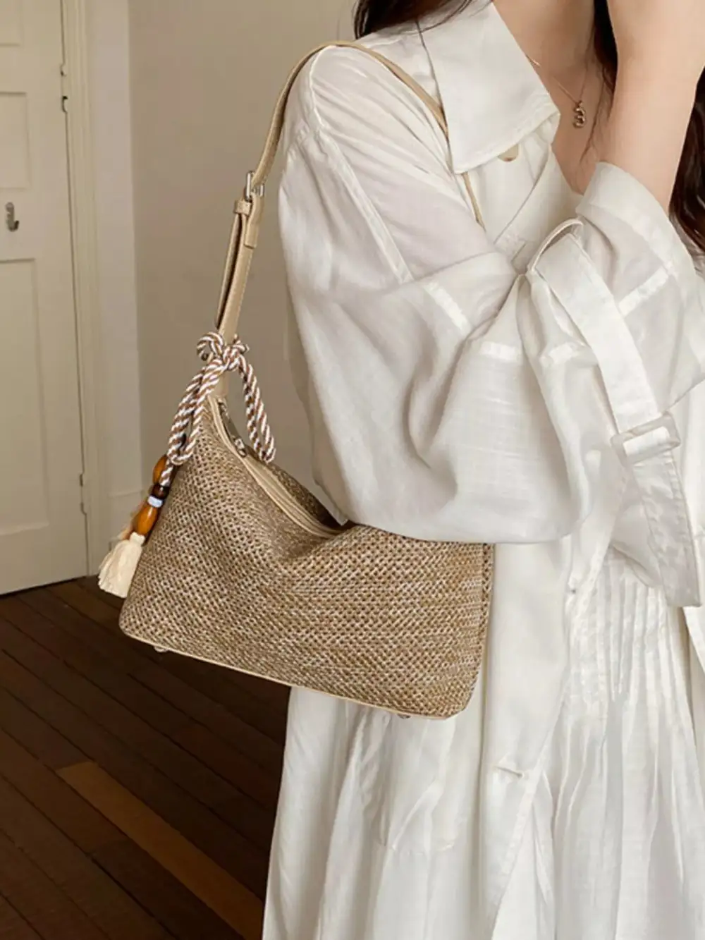 Women's Woven Shoulder Bag with Tassel