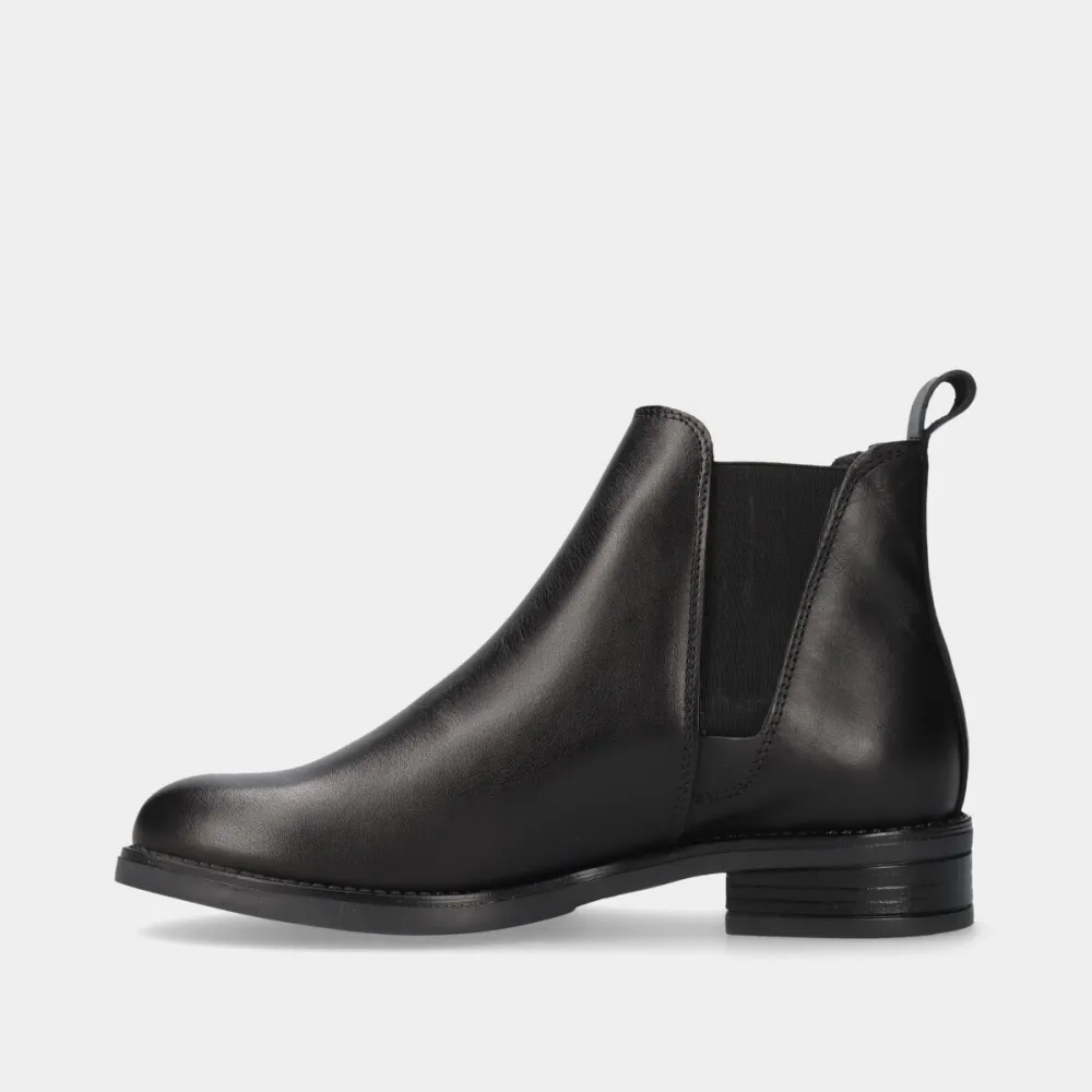Refined Leather Elastic Ankle Boots