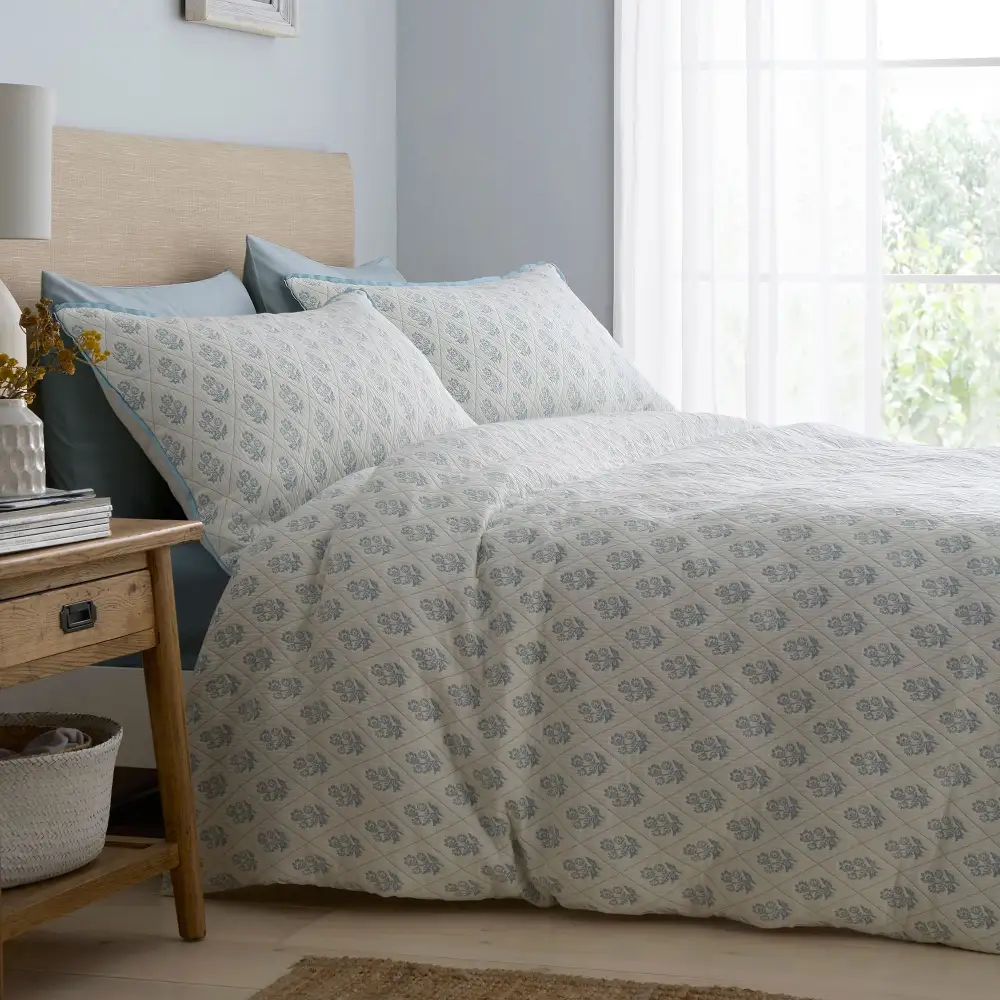 Refined Bedroom Reversible Floral Duvet Cover Set