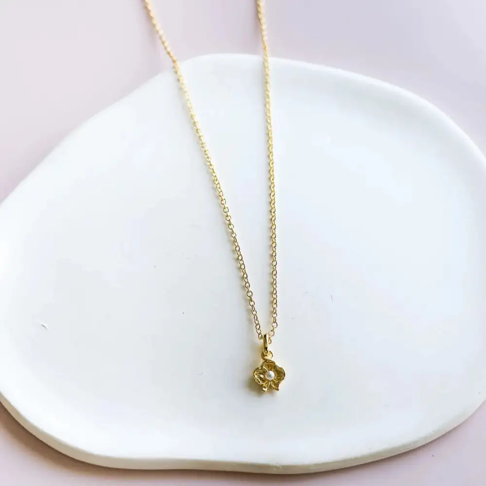 Delicate Chain Floral Pendant Necklace