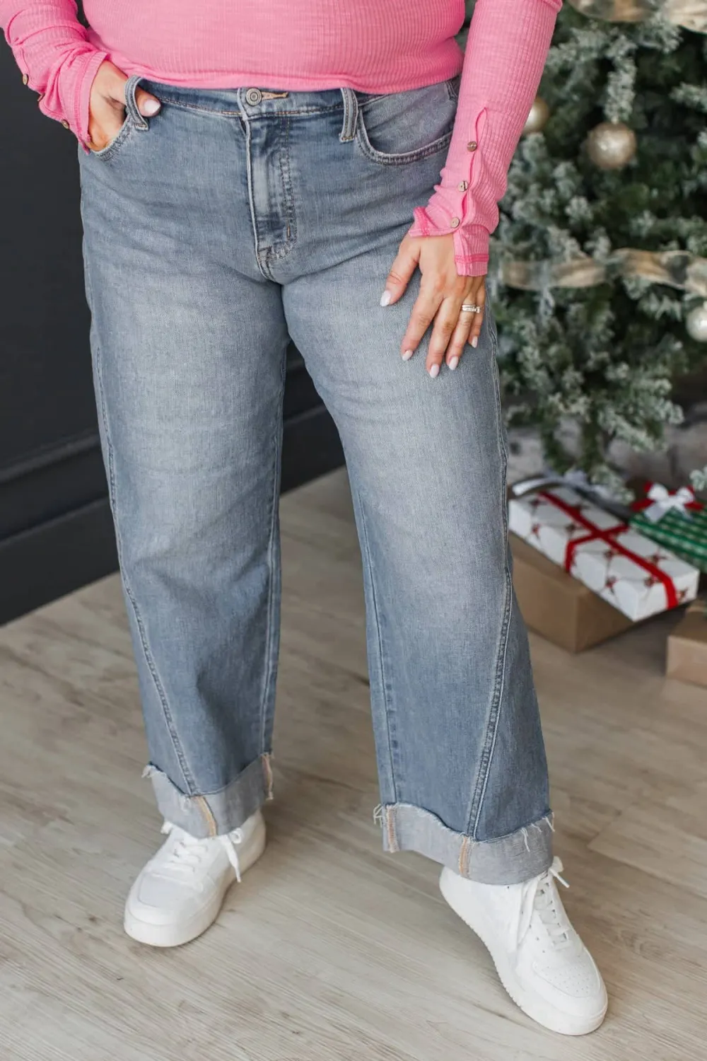 Mid-Rise Cuffed Boyfriend Clean Finish Jeans
