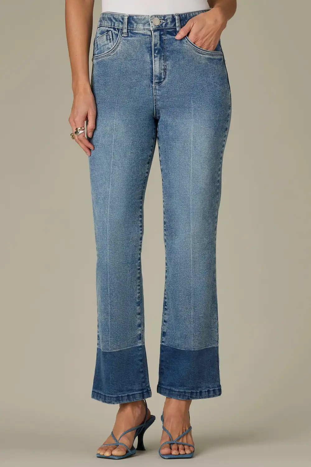   V-yoke Petite Barely Boot Jeans Clean