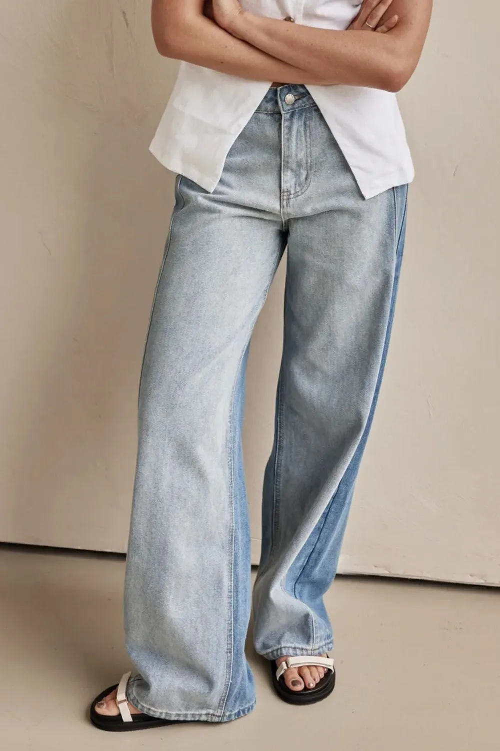 Polished Washed Pocketed Stretch Straight Leg Jeans