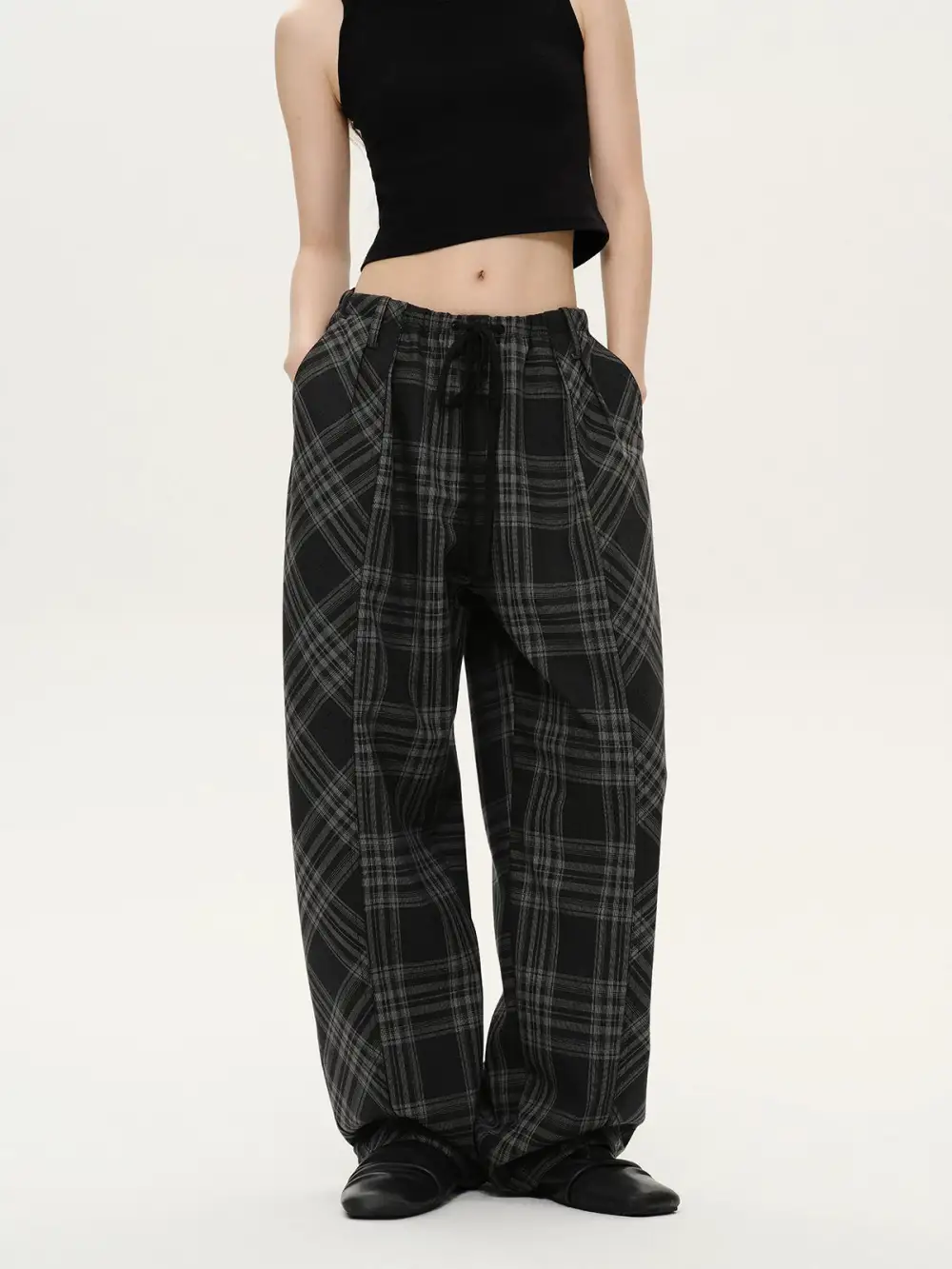 Wide-Leg Relaxed Plaid Pants