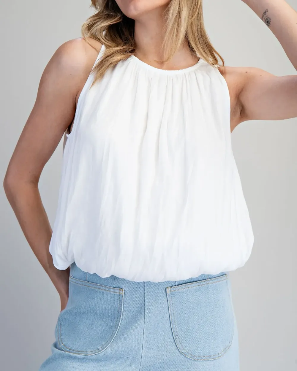 Relaxed Sleeveless Gathered Blouse