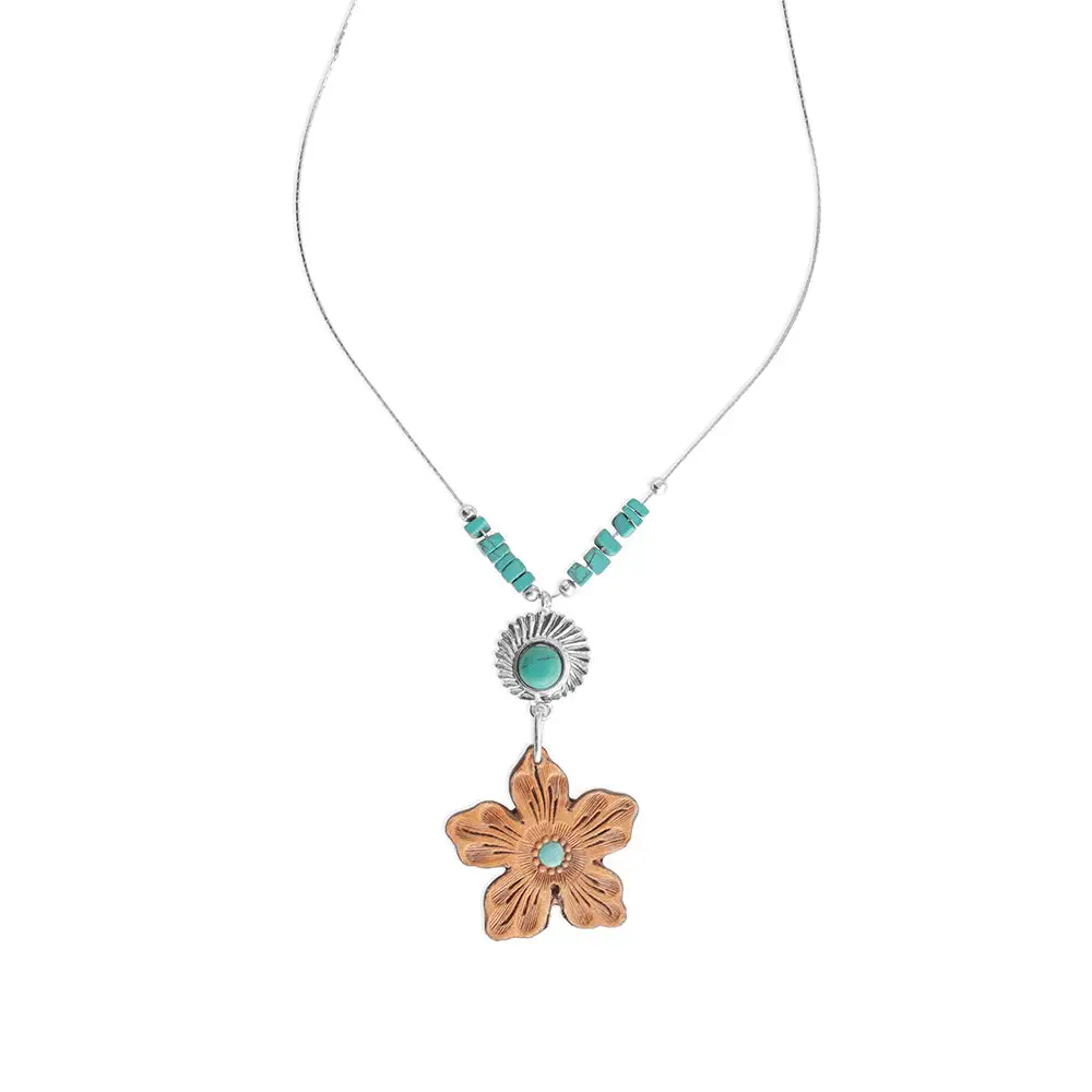 Refined Necklace with Floral Detail