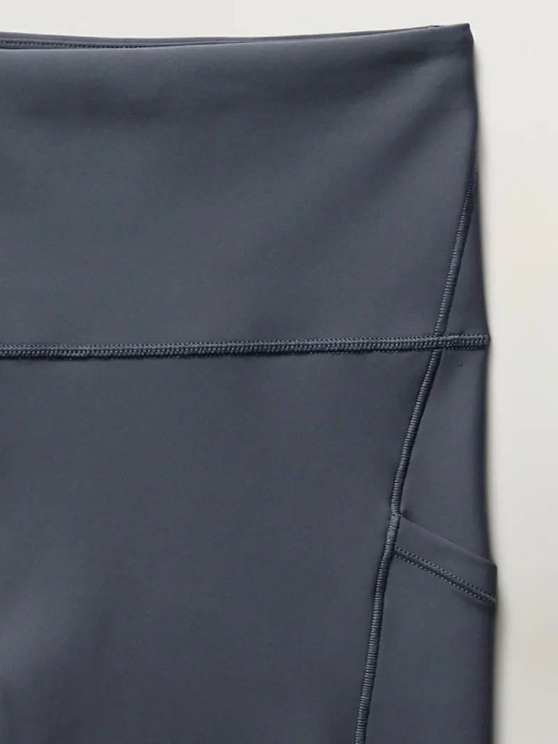 Pocketed Biker Shorts For Functional Active Style