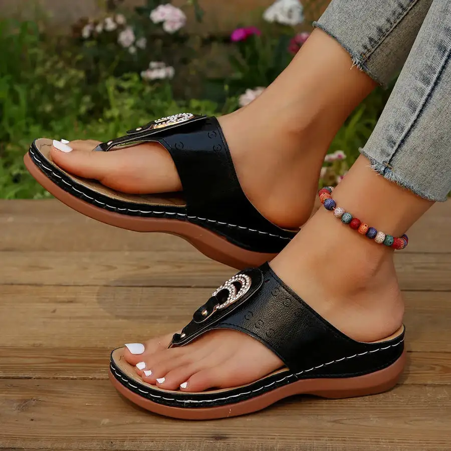 Modern Toe Post Wedge Sandals