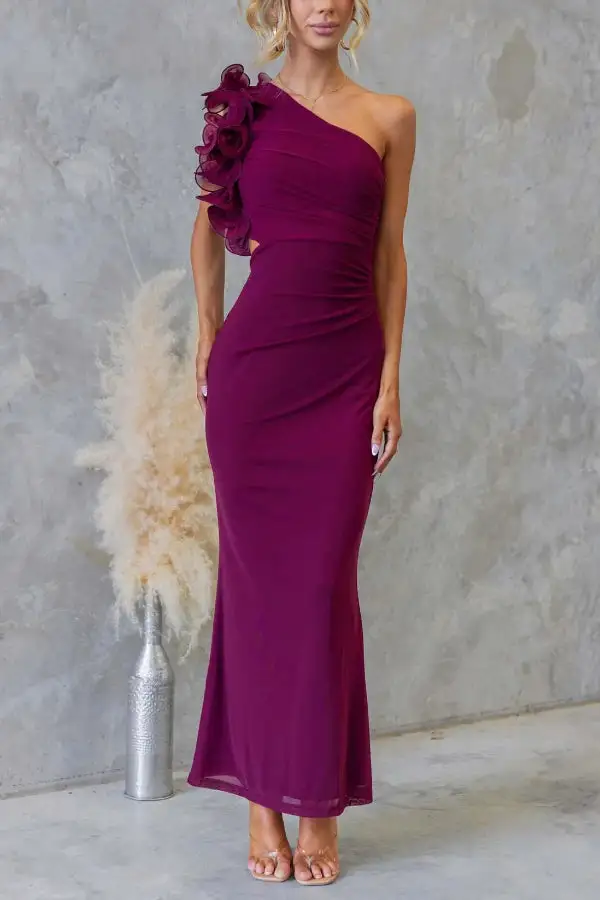 Sophisticated Sleeveless And Flowing Maxi Skirt