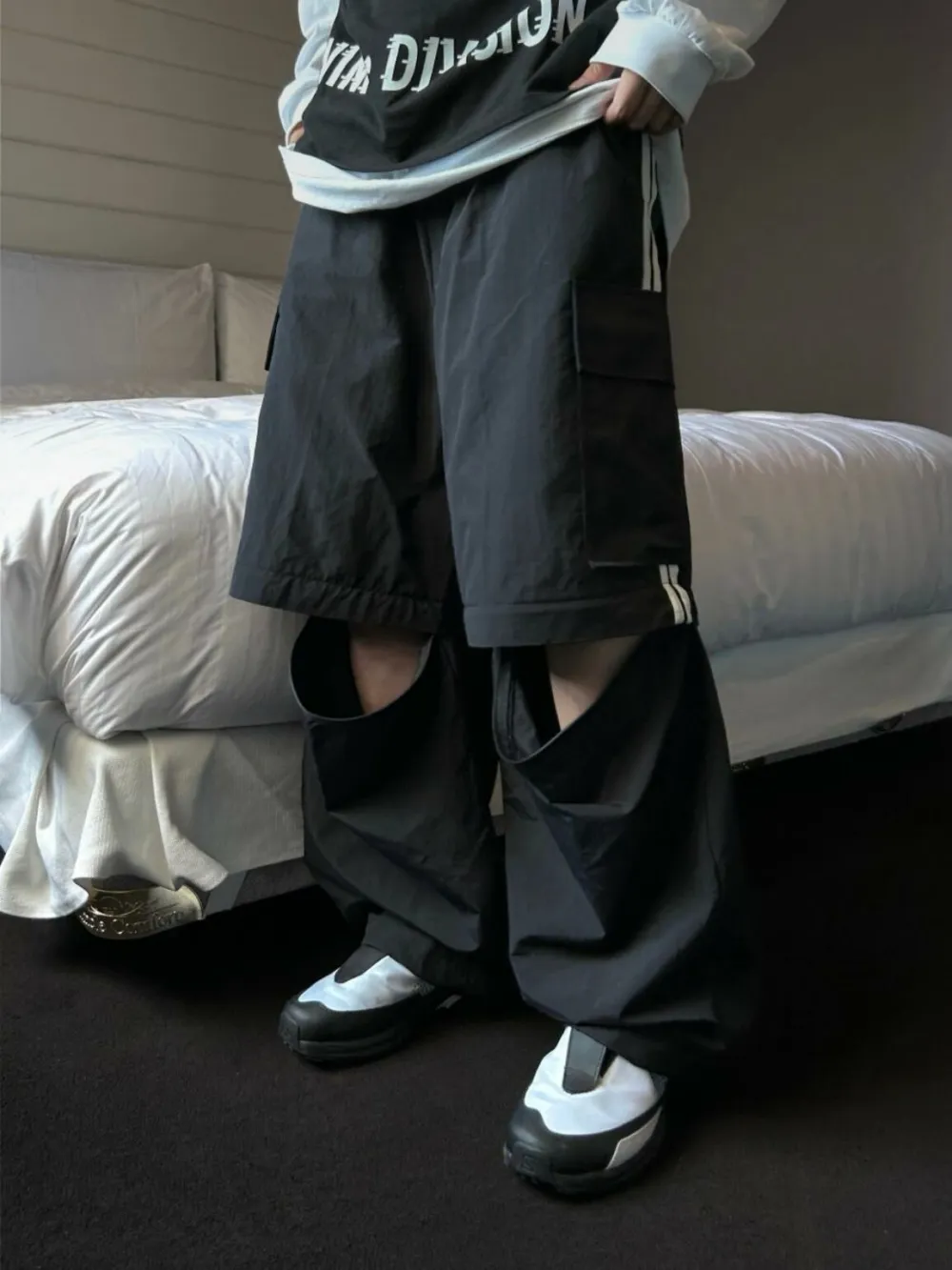 Convertible Contrast Stripe Cuffed Relaxed Cargo Pants