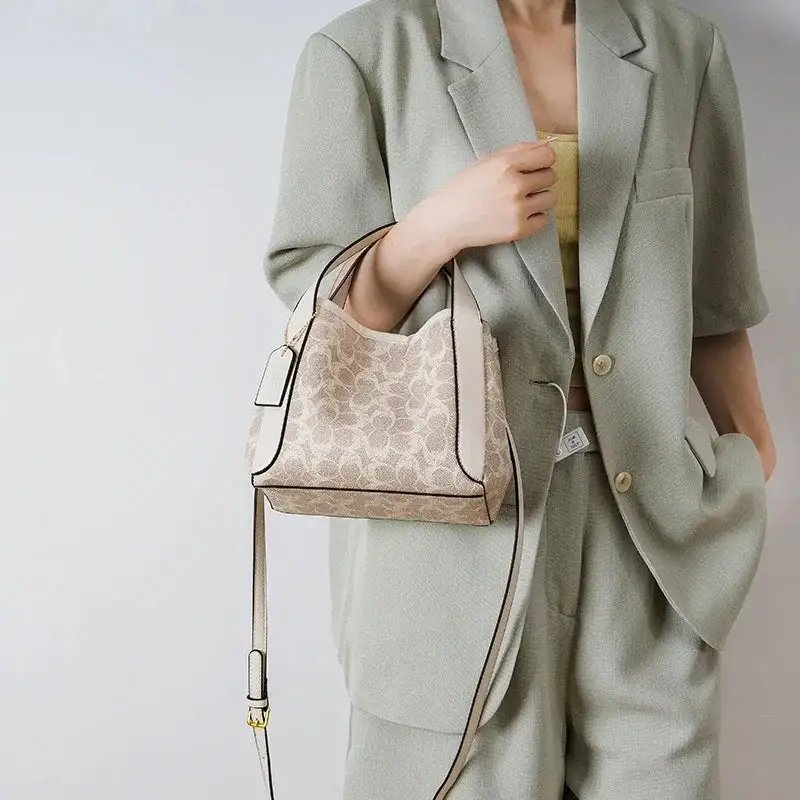 Vintage Classic: Circular Crossbody Bag