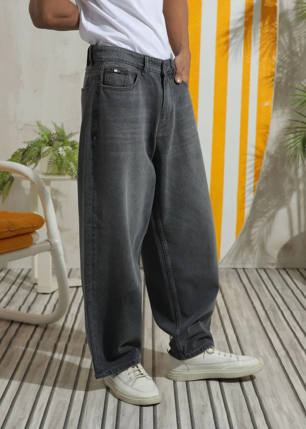 Baggy Tapered Barrel Jeans