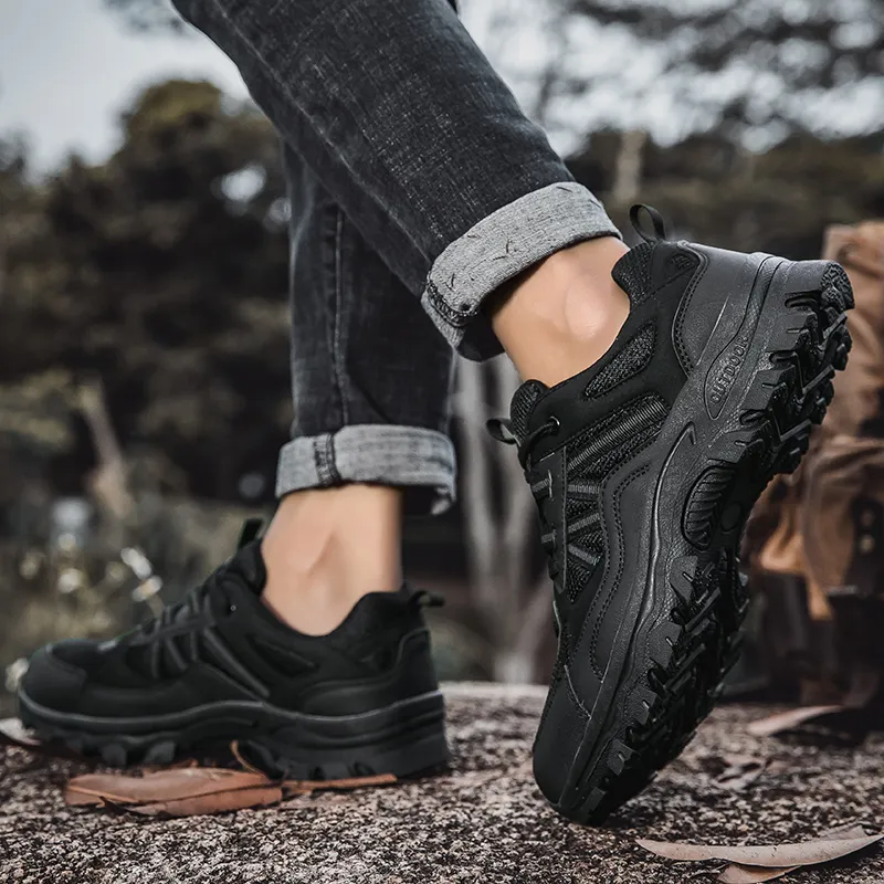Men's Lightweight Wide Toe Trail Shoes