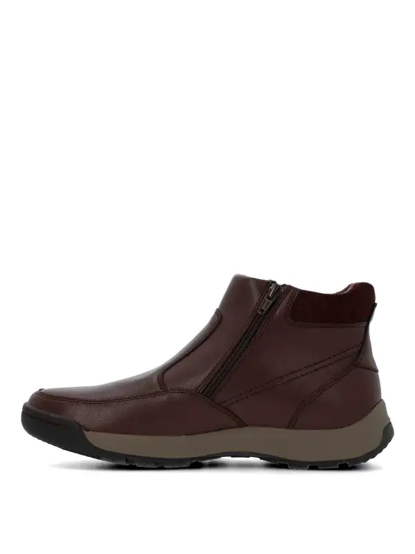 Minimal Streamlined Ankle Boots
