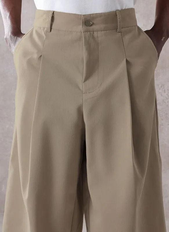 Minimal Pleated Wide-Leg Trousers