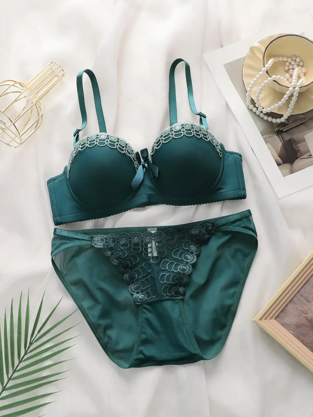 Butterfly Embroidered Non-Slip Underwire Set