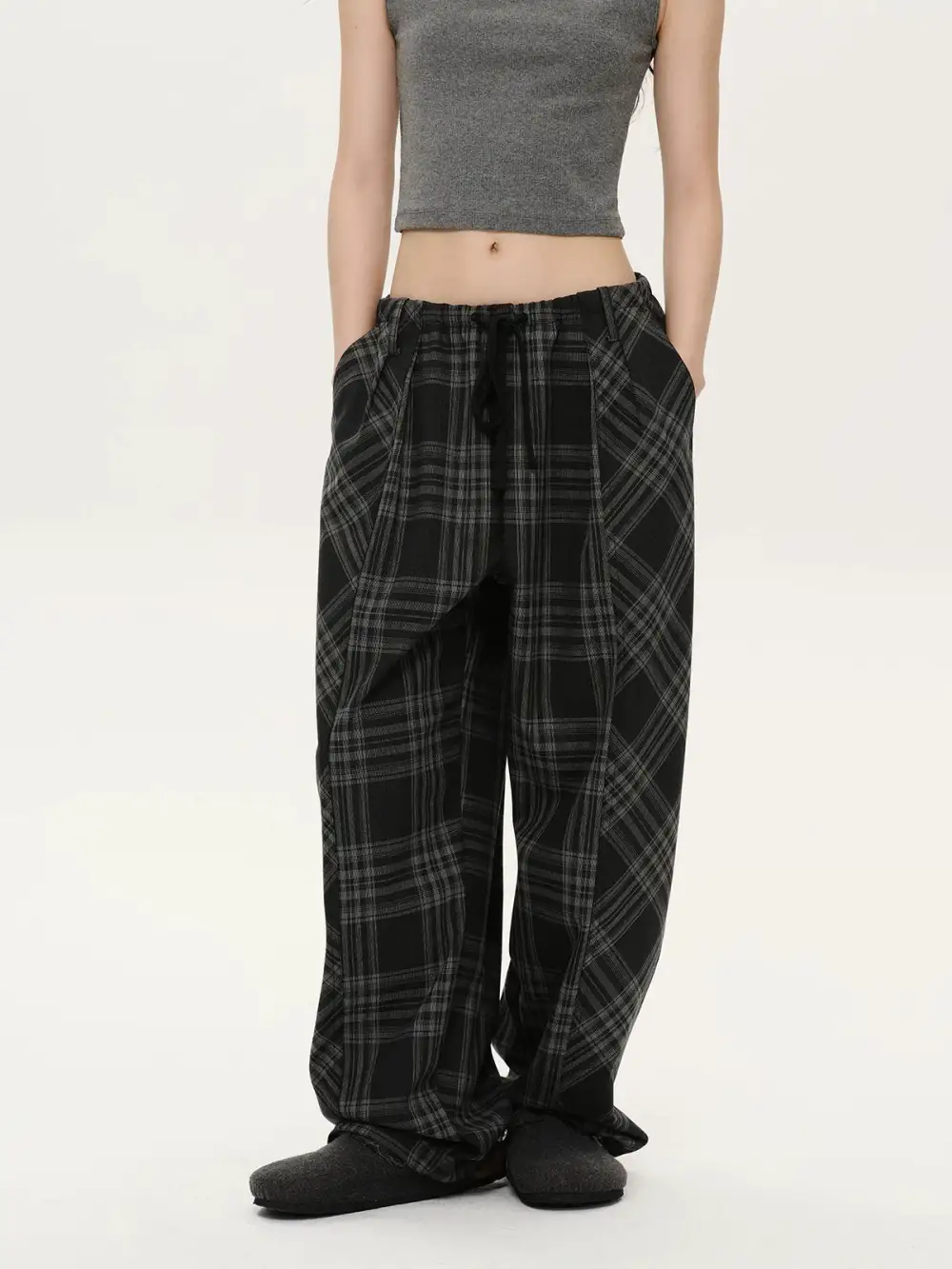 Wide-Leg Relaxed Plaid Pants