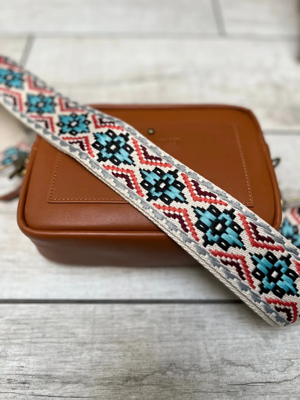 Modern Accent Bag Strap Shoulder Bags