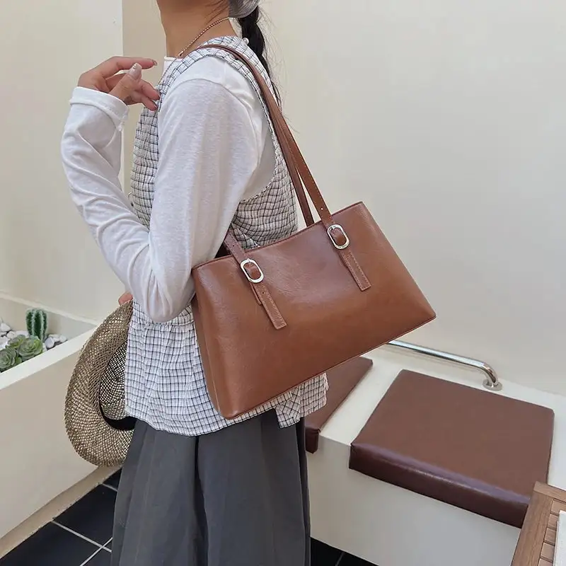 Chic Vintage Brown Leather Shoulder Bag