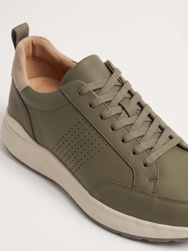 Low-Top Paneled Minimalist Men's Athletic Sneakers