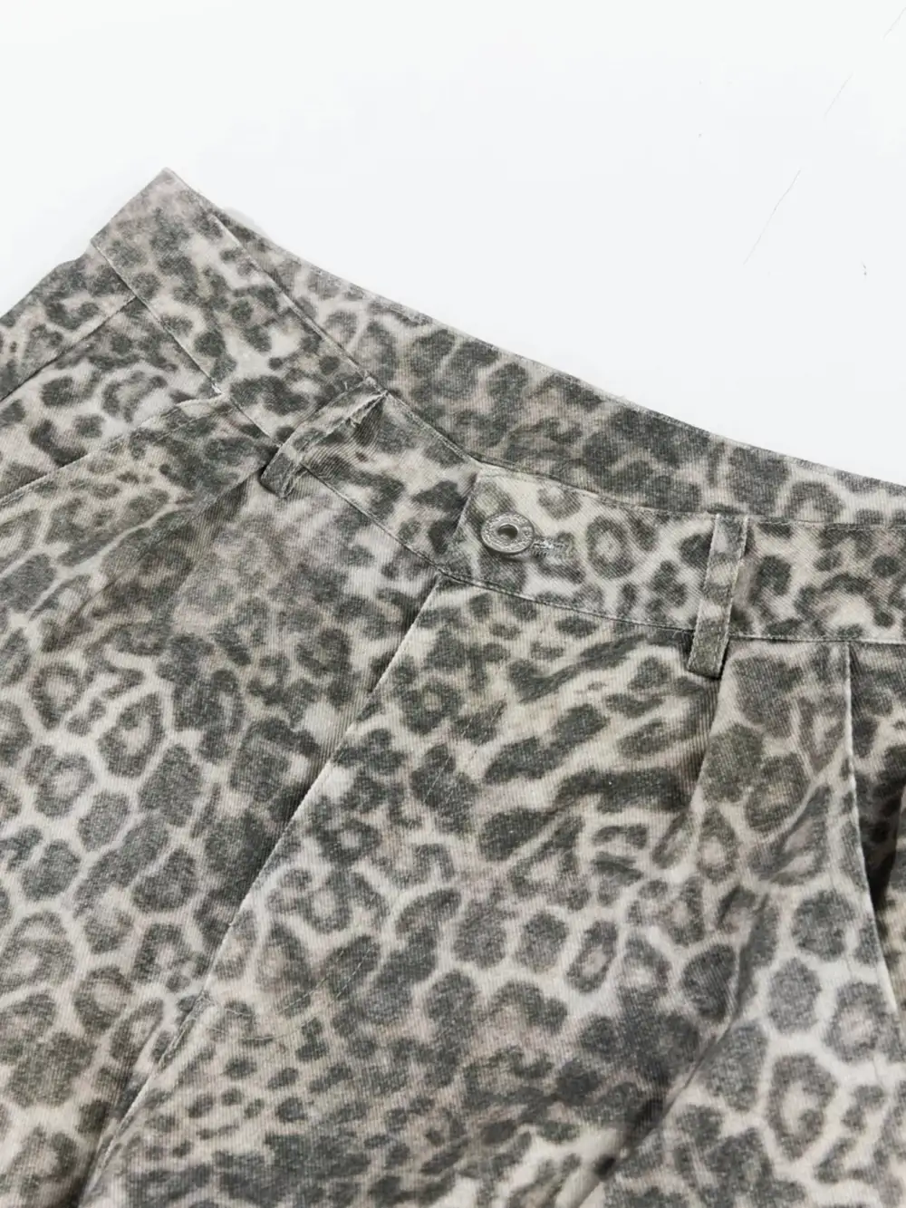 Refined Men's Leopard Print Cargo Pants