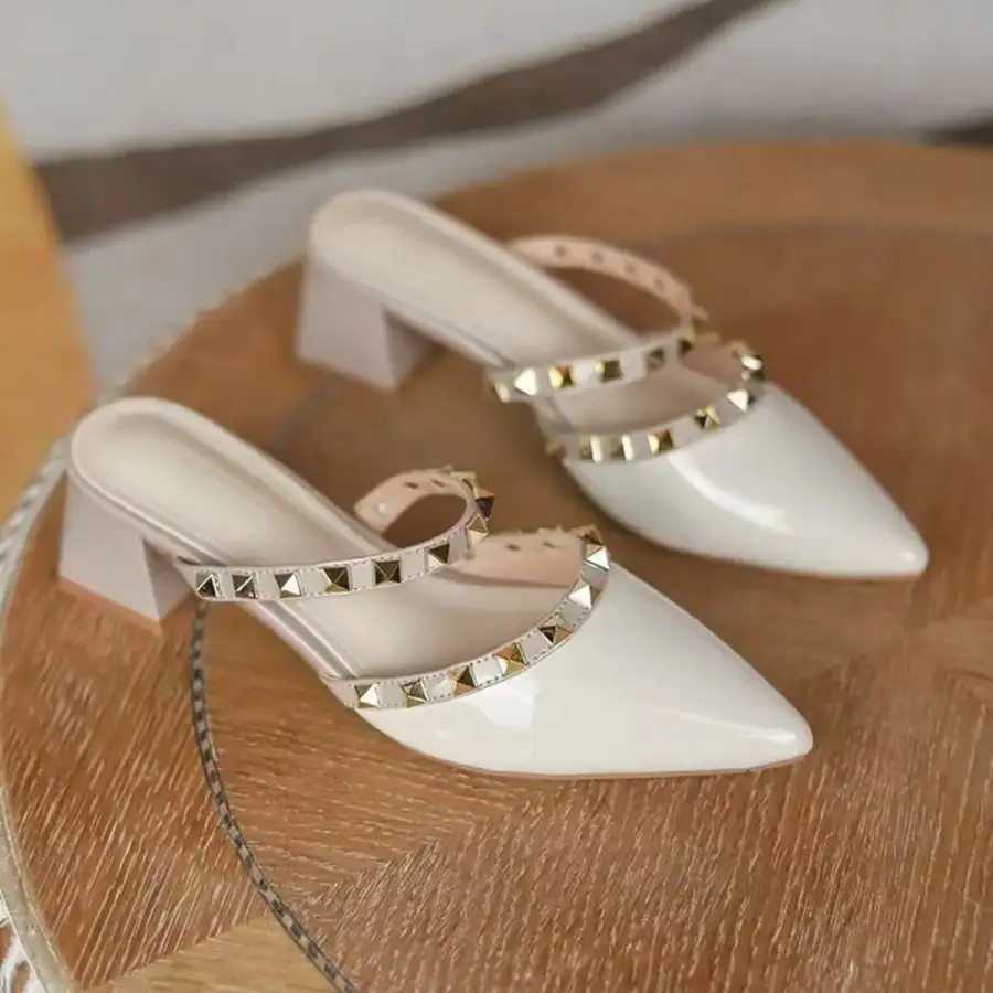Relaxed Point Toe Block Heels Sandals