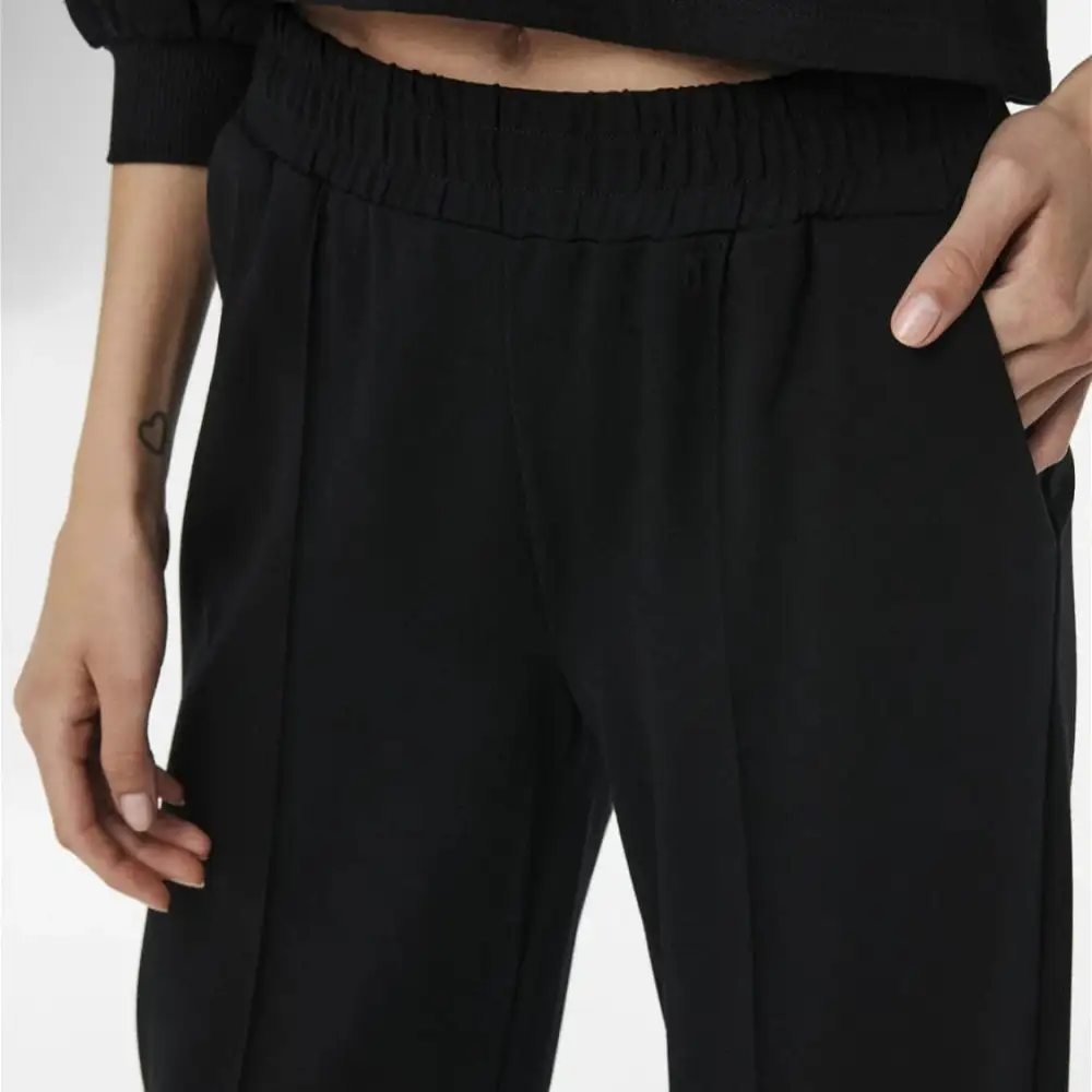 Wide-Leg Relaxed Women's Trousers