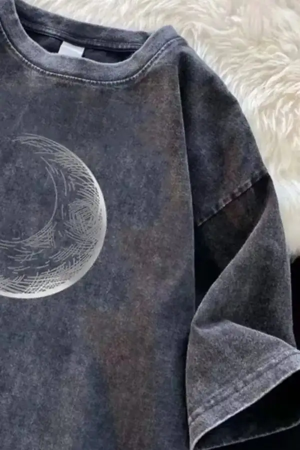 Relaxed Graphic Washed Crew Neck Tee