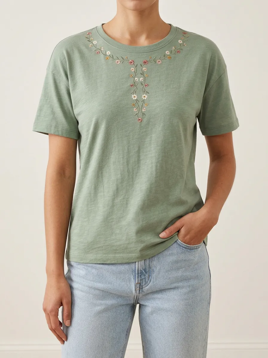 Women's Relaxed Short Sleeve Tee with Floral Print Embroidered Detail Detail