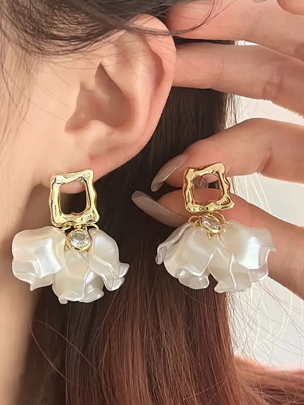 Sculptural Everyday Drop Earrings