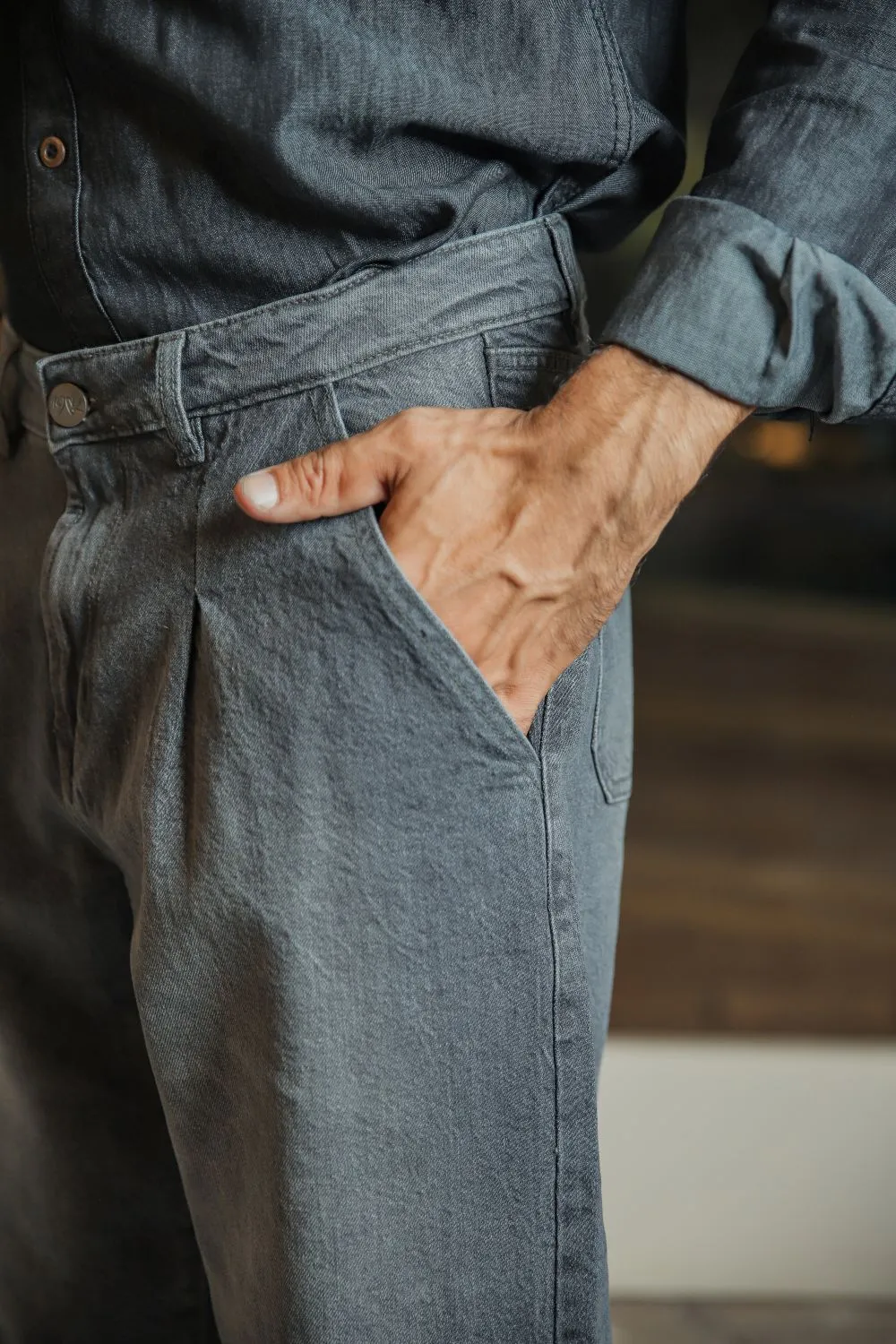 Straight-Leg Breathable Pleated Jeans