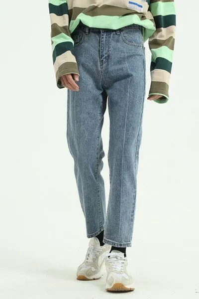 Understated Washed Pocketed Stretch Straight Leg Jeans