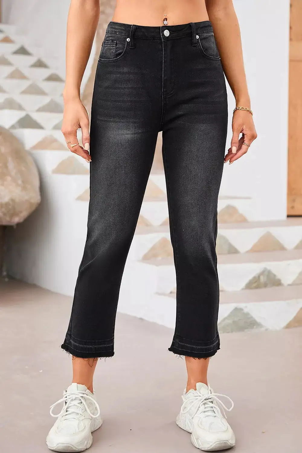 Refined Distressed Washed Pocketed Stretch Straight Leg Jeans