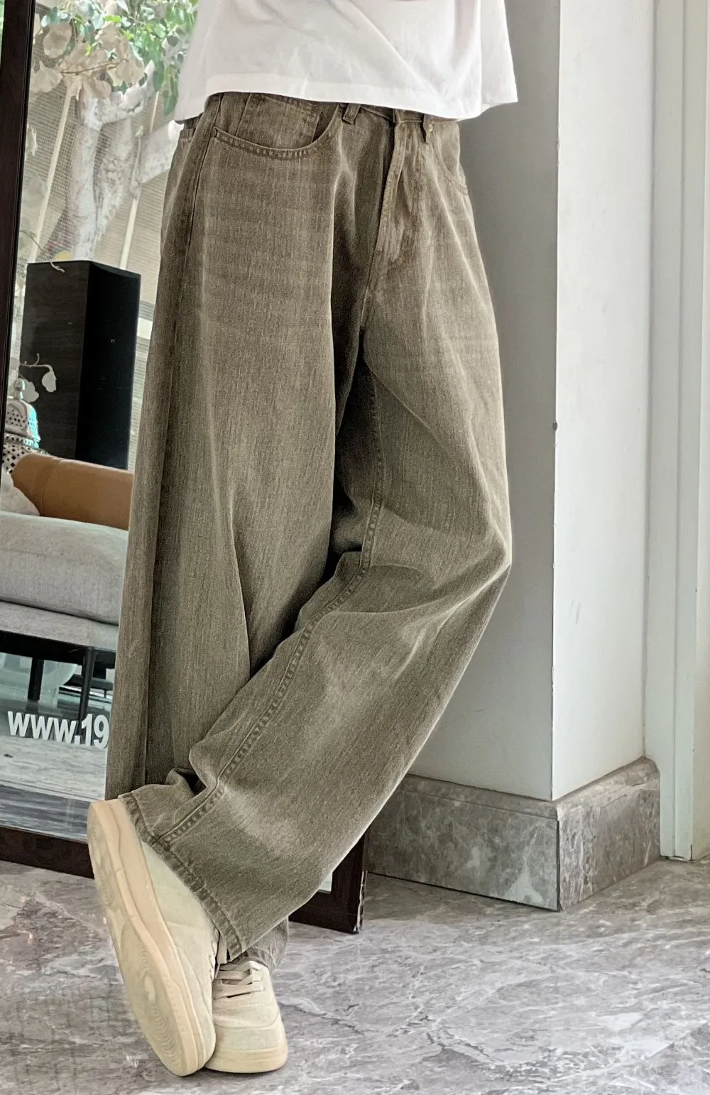 Relaxed-Fit Tapered Barrel Jeans