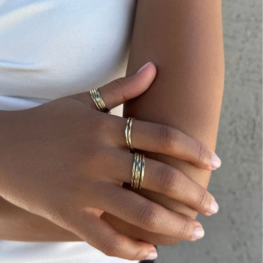 Refined Band Fashion Ring