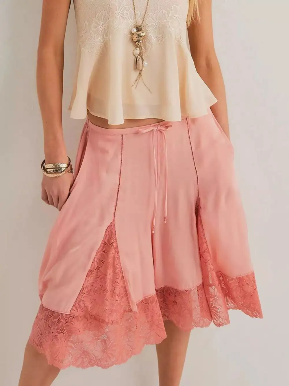 Refined Lace-Trim Casual Shorts