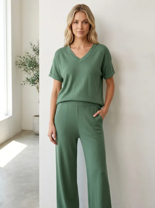 Short-Sleeve Cuffed-Sleeve Knit Women's V-Neck Shirt
