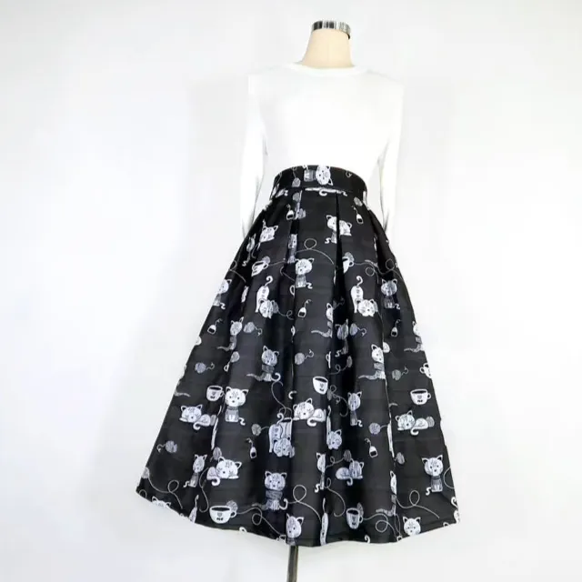 Embroidered Cat Motif Skirt