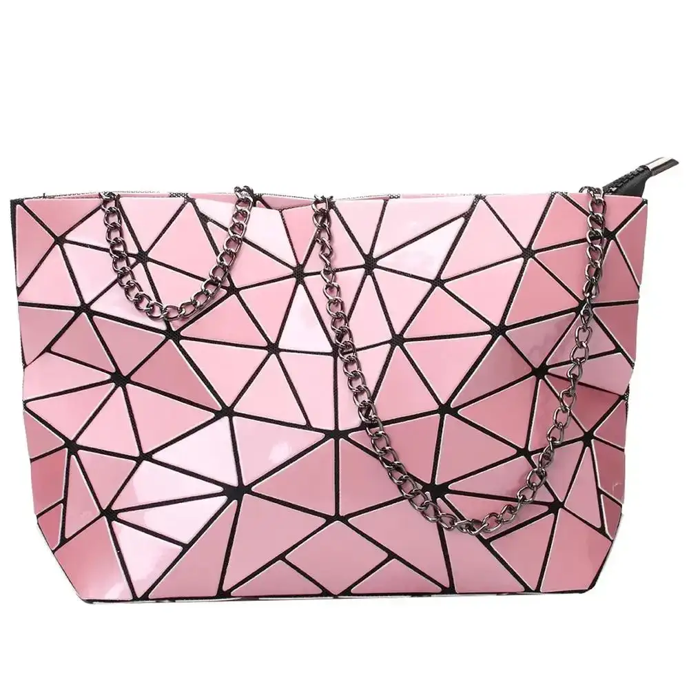 Evening Glamour: Gold-Chain Embellished Crossbody