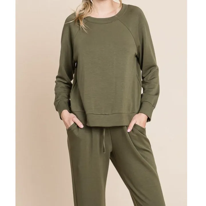 Relaxed Super Lady Round Neck Raglan Sleeve Top and Pants Lounge Set