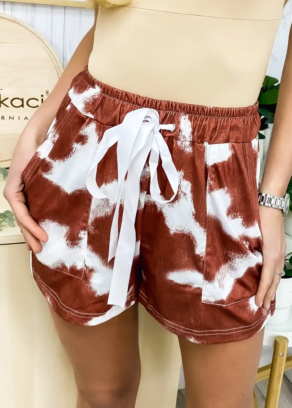 Refined Side-Pocket Casual Shorts