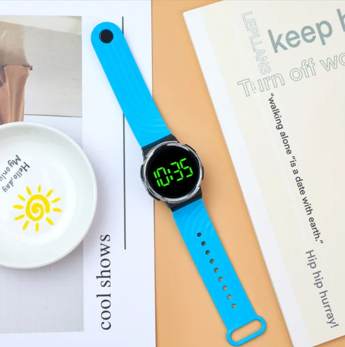 Student Silent Digital Watch, Green LED Backlight, Fashion Minimalist Round Dial Sports LED Wrist Watch