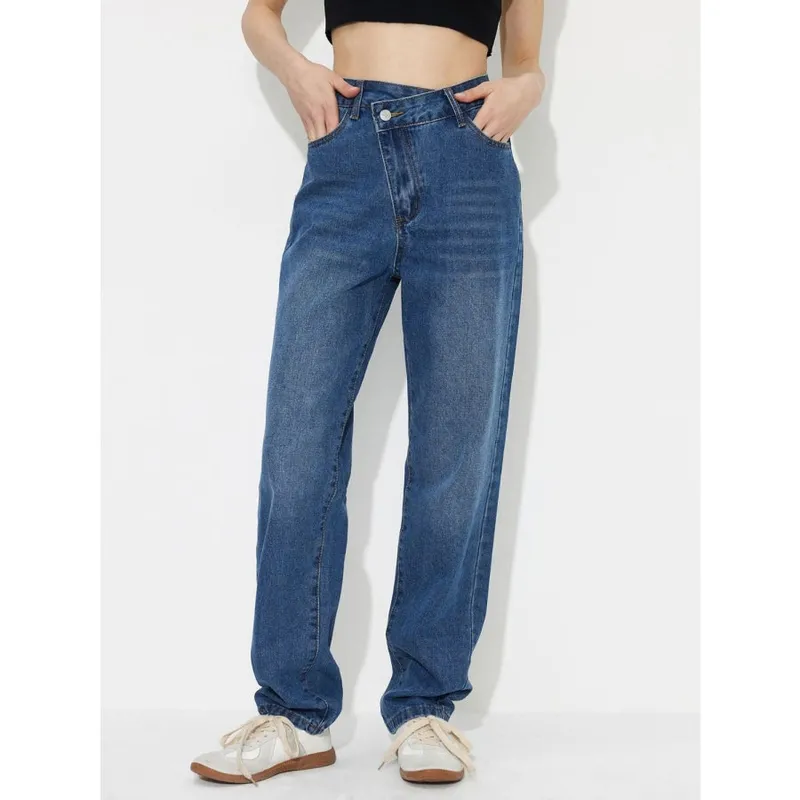 Asymmetric Waist Jeans with Pockets