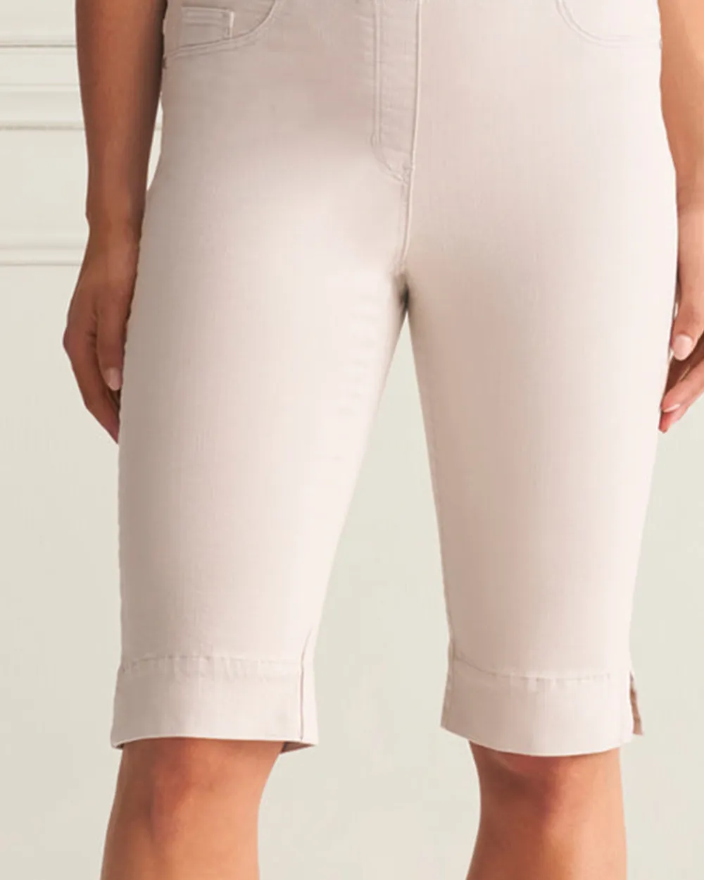 Twill Elastic Waist Knee Length Shorts
