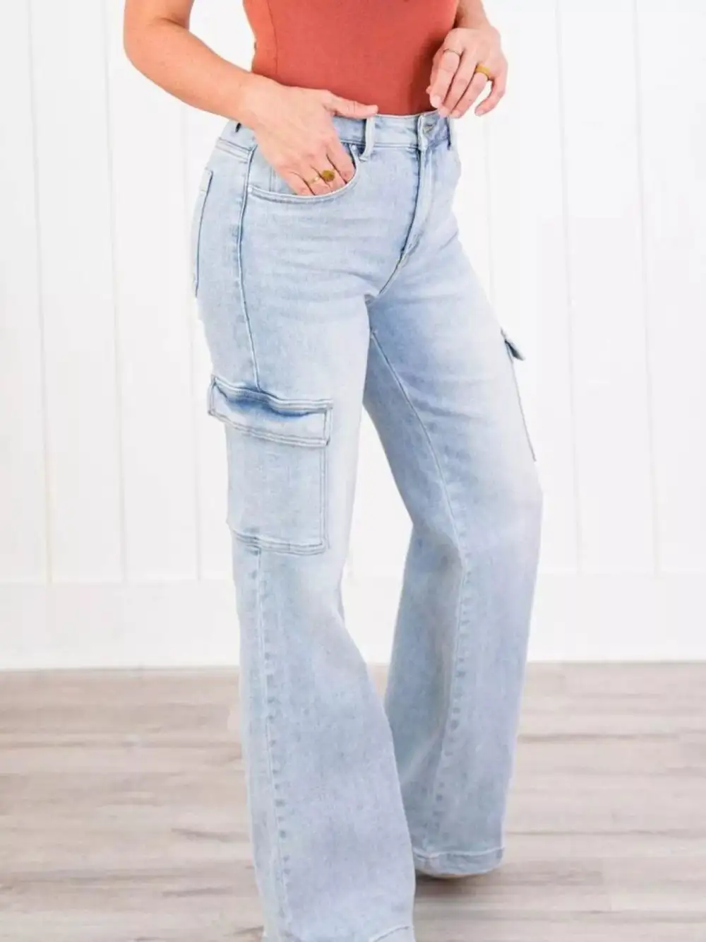 Plus Size Cargo Jeans – Wide Leg Washed Denim