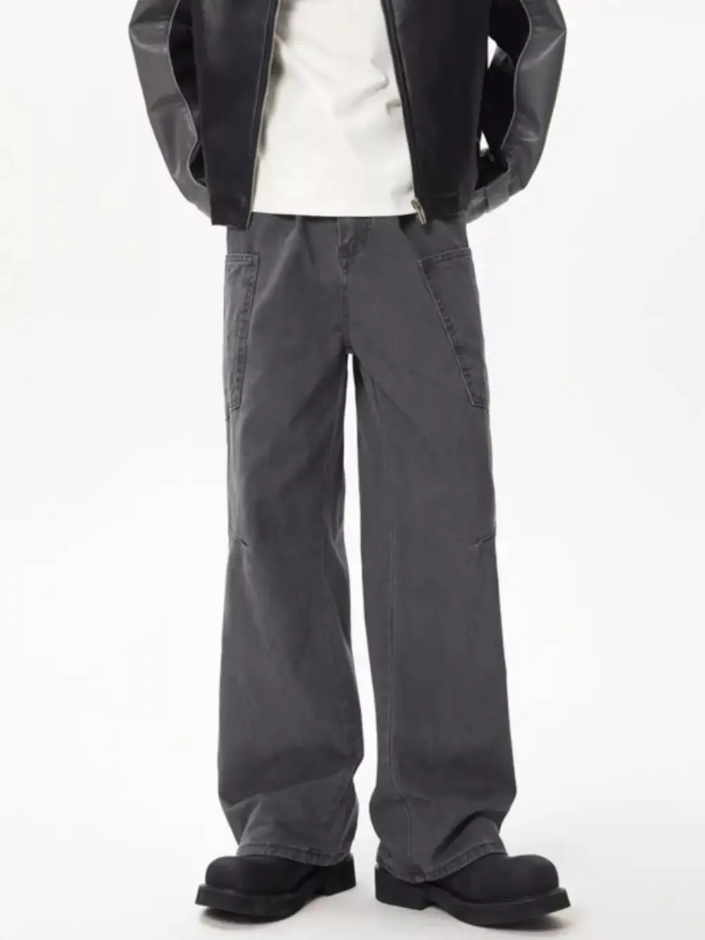 Everyday Wide Leg Cargo Jeans