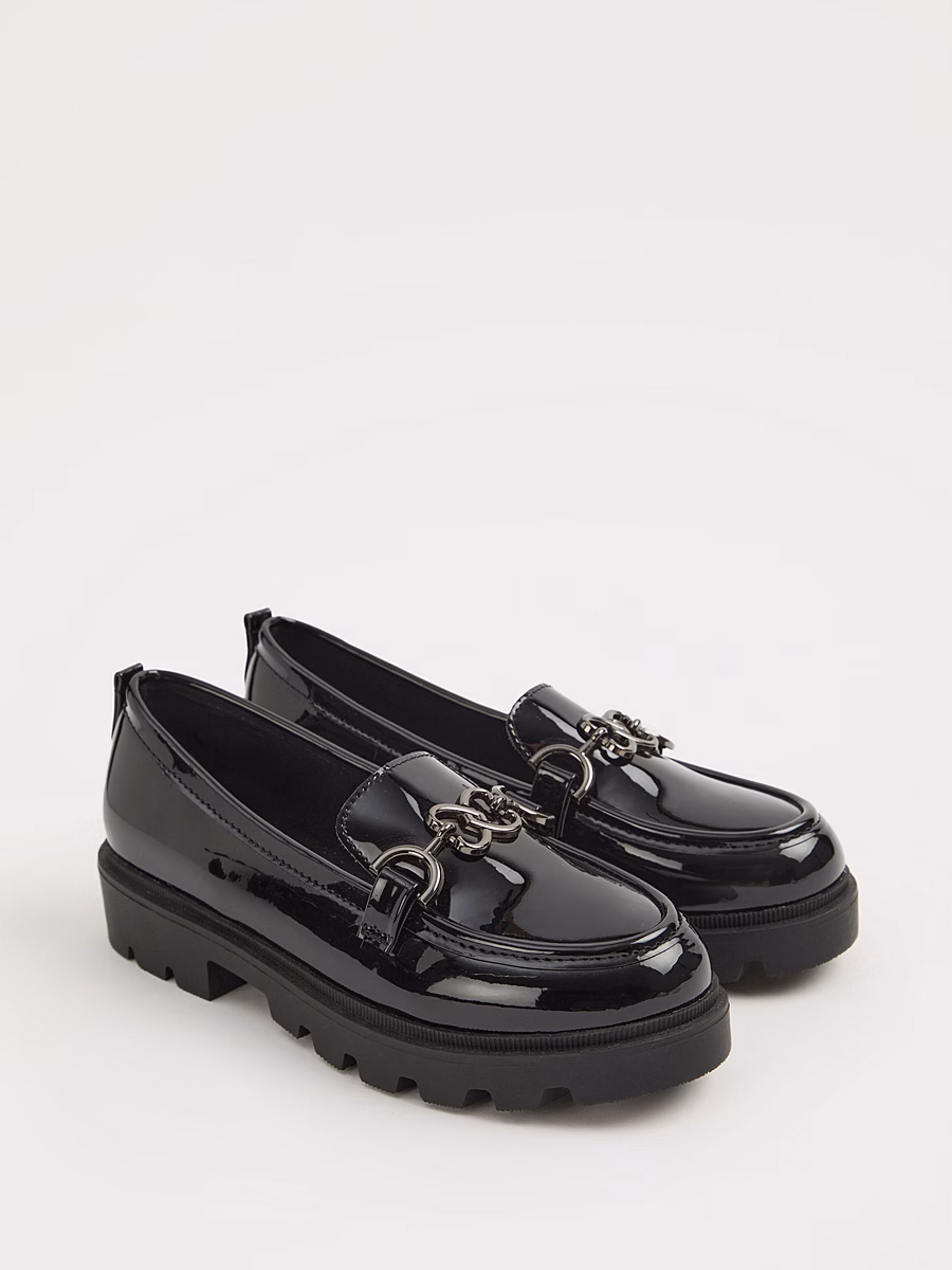 Black Heart Chain Loafers detail 2