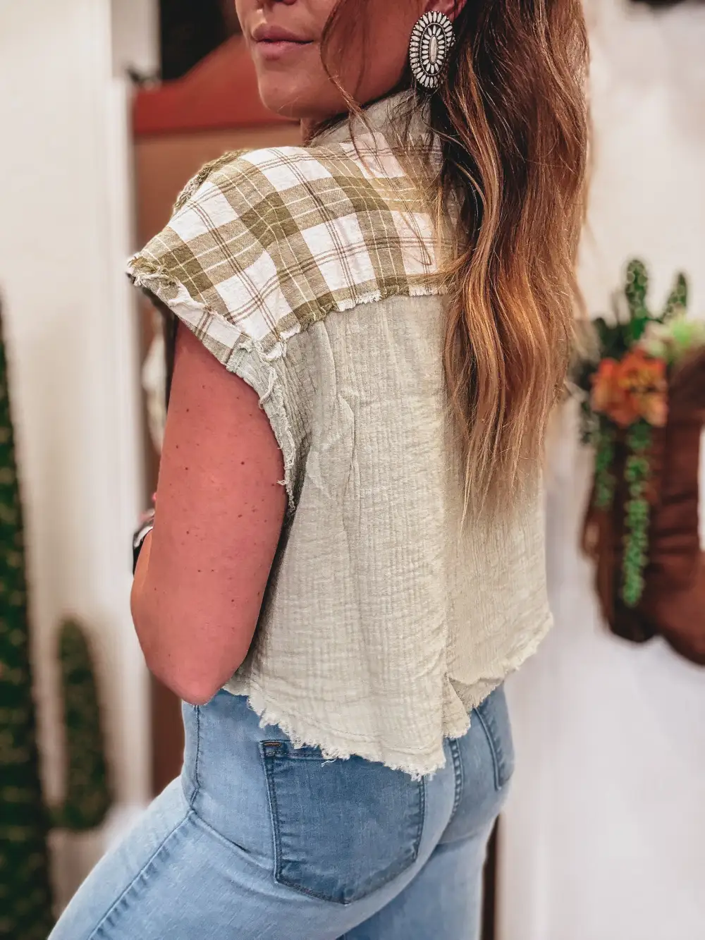 Patterned Shell Cropped Tank Top